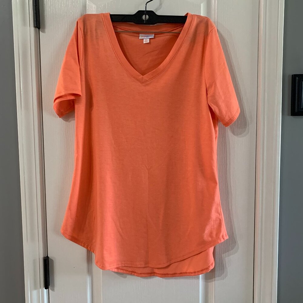 Womens LuLaRoe short sleeve shirt